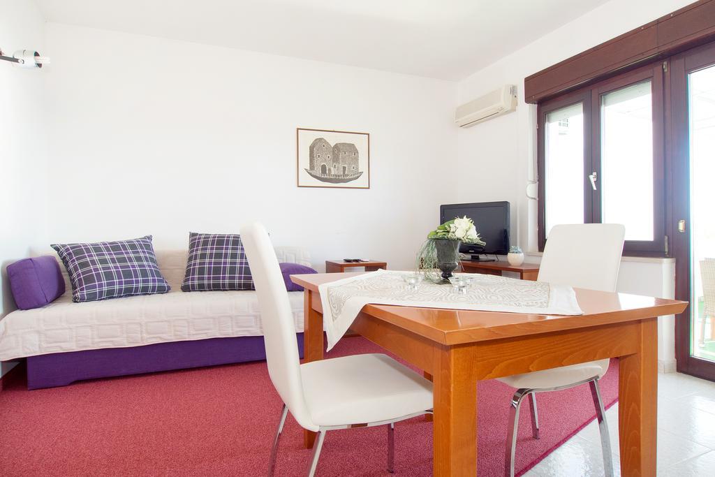 Beach Guesthouse Mediteran Podstrana Cameră foto