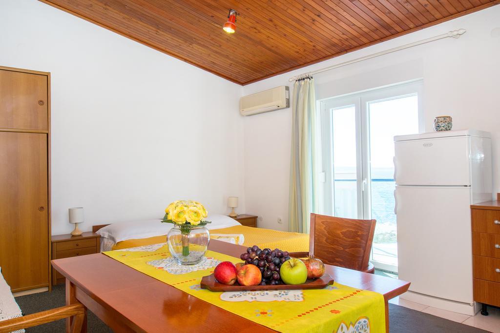 Beach Guesthouse Mediteran Podstrana Cameră foto